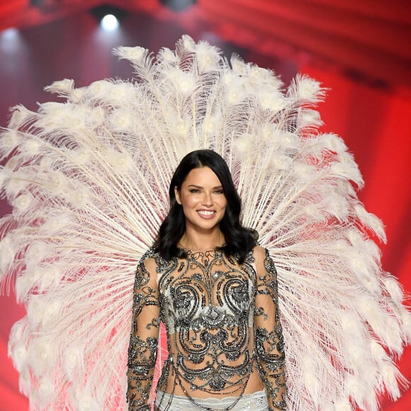 Desfile anual da Victoria's Secret aconteceu nesta quinta-feira, 8 de novembro de 2018. O show marcou a despedida de Adriana Lima como angel