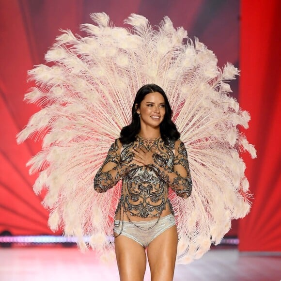 'Espero apoiar as mulheres e estar conectada a diferentes projetos que apoiam as mulheres em todo o mundo', afirmou Adriana Lima