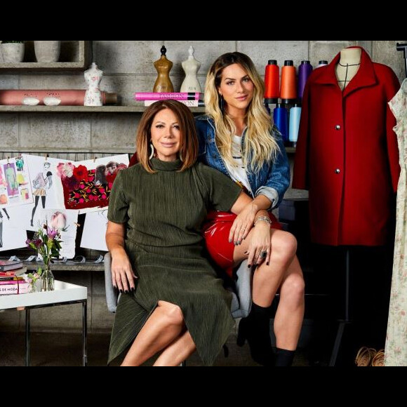 Giovanna Ewbank e a mãe, Deborah, trocam quando o assunto é moda: com formação em arquitetura, a stylist assina os looks da apresentadora