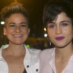 Nanda Costa e Lan Lanh aproveitaram o show do BaianaSystem, na Cidade das Artes, zona oeste do Rio, nesta sexta-feira, 9 de novembro de 2018