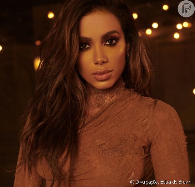 Anitta negou que a música 'Não Perco Meu Tempo' é uma indireta para o ex-marido, Thiago Magalhães