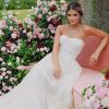 Thássia Naves elegeu vestido romântico Dolce & Gabbana para a festa de noivado com Artur Attie, neste sábado, 10 de novembro de 2018