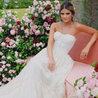 Romântico, fresh e clean: Thássia Naves elege vestido D&G para festa de noivado