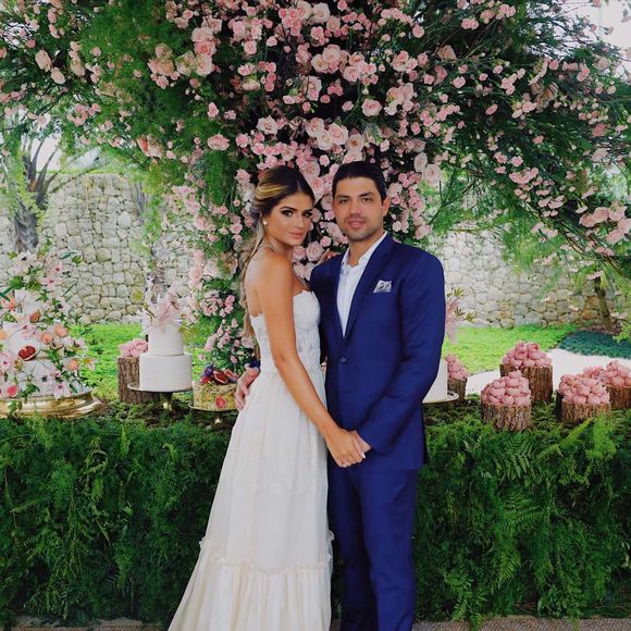 Thássia Naves e Artur Attie oficializaram o noivado na Fazenda Boa Vista, interior de São Paulo, neste sábado, 10 de novembro de 2018