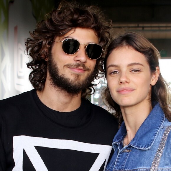 Chay Suede e Laura Neiva reataram o relacionamento três meses após anunciarem a separação