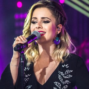 Wanessa Camargo garantiu que possui uma boa relação com Sandy