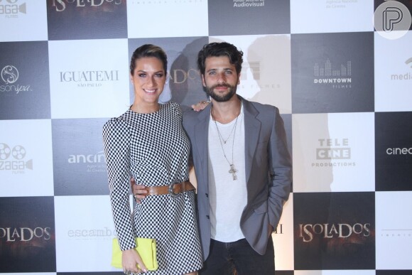 Bruno Gagliasso e Giovanna Ewbank vão juntos à pré-estreia do filme 'Isolados', em São Paulo (1º de setembro de 2014)