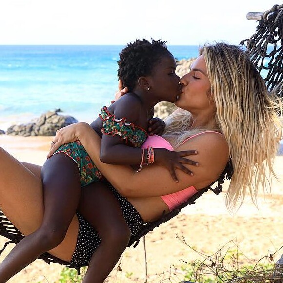 Giovanna Ewbank sempre compartilha momentos fofos com a filha, Títi, no Instagram