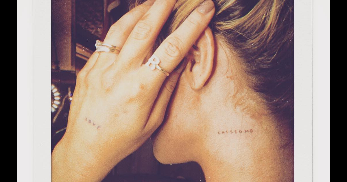 Love': Giovanna Ewbank faz novas tatuagens na mão e no pescoço