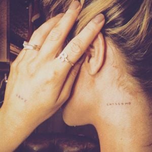 Giovanna Ewbank fez uma tatuagem com o nome da filha, Chissomo, nesta segunda-feira, 12 de novembro de 2018