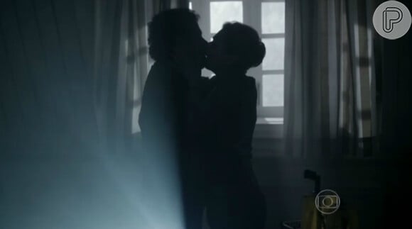 Marcos Palmeira beija Patricia Pillar em cena provocante da novela 'O Rebu'