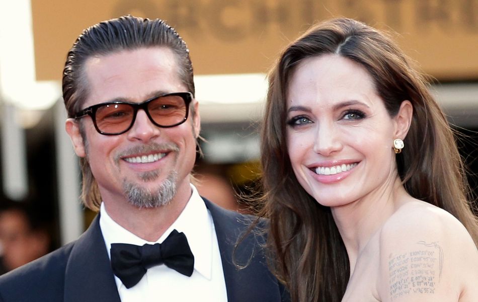 Angelina Jolie e Brad Pitt recebem cerca de R4 milhões por fotos do casamento Purepeople