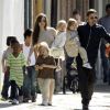 O casal, Angeline Jolie e Brad Pitt, tem seis filhos: Maddox, 12, Pax, 10, Zahara, 9, Shiloh, 7, e Vivienne e Knox, de 5 anos