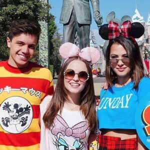 Seguidores de Larissa Manoela e Leo Cidade aprovaram fala do ator em post no Instagram: 'Amo quem faz piada com a situação do jeito certo'