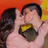 Larissa Manoela beijou o namorado, Leo Cidade, em premiação teen