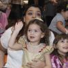 Preta Gil se divertiu com a neta, Sol de Maria, no aniversário de 3 anos da menina