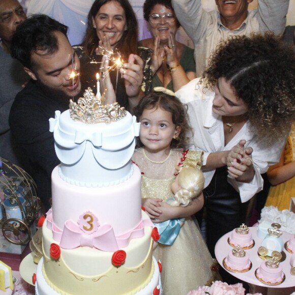 Sol de Maria ganhou festa de aniversário antecipada
