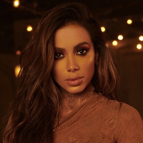 Anitta foi elogiada pelos fãs ao homenagear o irmão: 'Que coisa mais fofa'