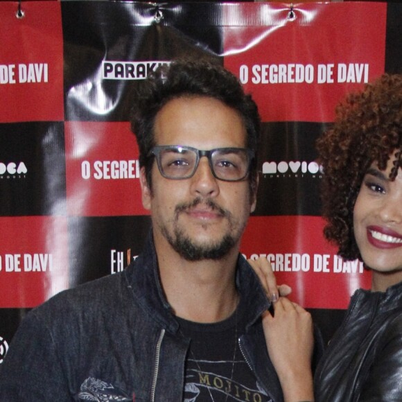 Lucy Ramos vai acompanhada do marido, Thiago Luciano, ao lançamento do filme 'O Segredo de Davi', no Cinemark Downtown, na Barra da Tijuca, zona oeste do Rio de Janeiro, nesta quarta-feira, 21 de novembro de 2018