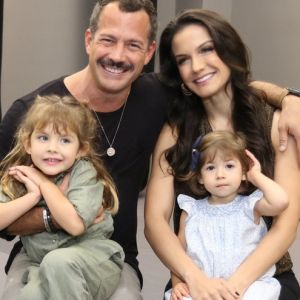 Malvino Salvador mostrou as filhas Kyara e Ayra lutando jiu-jitsu no Instagram. Veja abaixo!