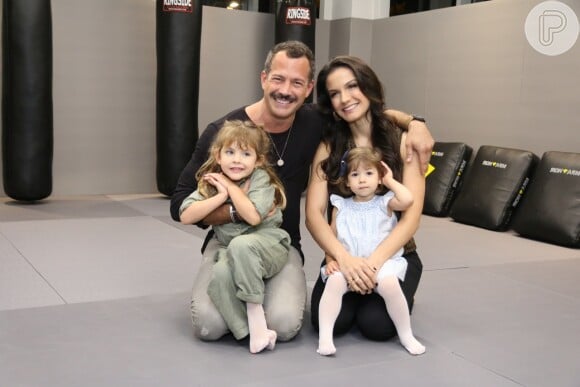 Malvino Salvador mostrou as filhas Kyara e Ayra lutando jiu-jitsu no Instagram. Veja abaixo!