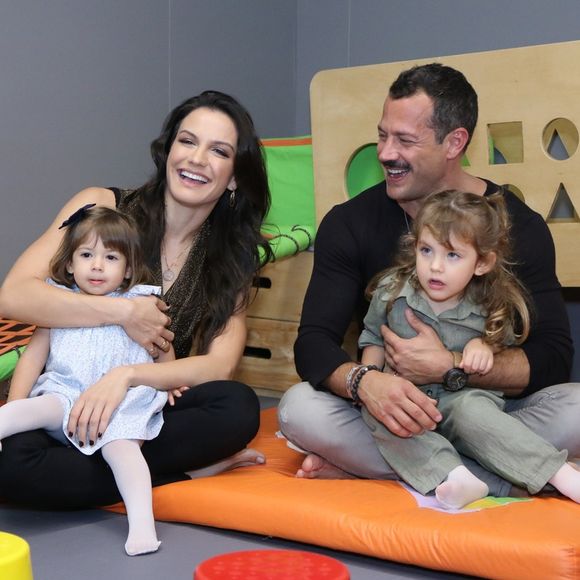 Malvino Salvador e Kyra Gracie são pais de Kyara e Ayra