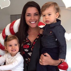 Thais Fersoza passeia em shopping com os filhos, Melinda e Teodoro, em 22 de novembro de 2018