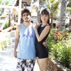 Em julho de 2013, antes de serem flagrados aos beijos, Caio Castro e Maria Casadevall se divertiram juntos em um parque aquático