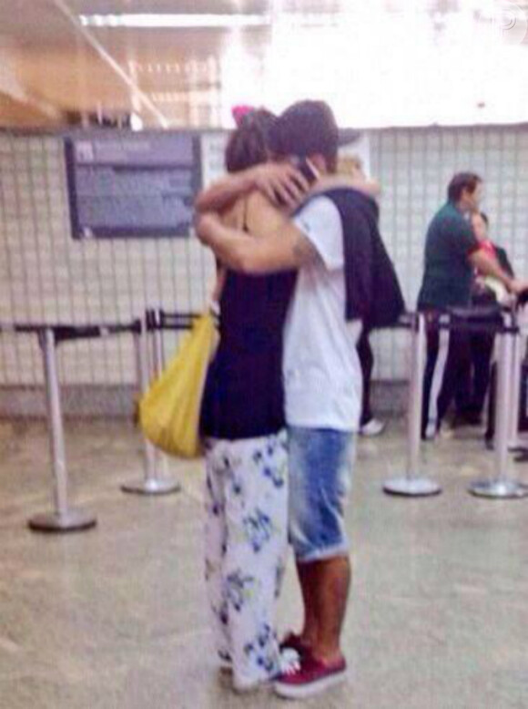 No dia 29 de janeiro de 2014, Maria Casadevall levou Caio Castro ao aeroporto e eles se despediram com um forte abraço. Na ocasião, o ator embarcou para San Diego, na Califórnia