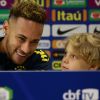 Recentemente, Neymar levou o filho, Davi Lucca, para uma coletiva de imprensa da seleção