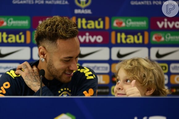 Neymar se divertiu ao mostrar o desempenho no futebol do filho, Davi Lucca, no Instagram Stories
