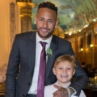 Neymar vibra com drible do filho em 'futebol dentro casa': 'Canetinha'. Vídeo!