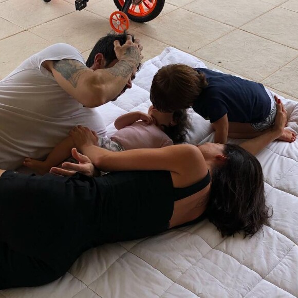 Ex-BBB Rodrigão é presente na rotina dos filhos, fruto da união com Adriana Sant'Anna