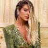Giovanna Ewbank elegeu um vestido de paetê da marca Zhivago para acompanhar o marido, Bruno Gagliasso, na festa de lançamento da novela 'O Sétimo Guardião'