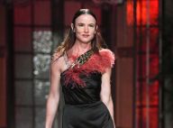 Plumas, babados e outras tendências no desfile da Miu Miu em Shangai