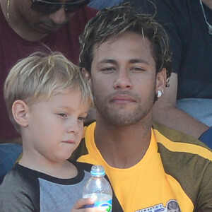 Filho de Neymar, Davi Lucca tem mostrado que herdou o estilo do craque