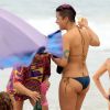 Namorada de Nanda Costa, Lan Lanh, curte mergulho em praia de Ipanema, zona sul do Rio de Janeiro, neste sábado, 24 de novembro de 2018