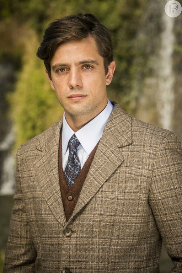 Danilo (Rafael Cardoso) é idêntico ao filho de Margot (Irene Ravache), Pedro na novela 'Espelho da Vida'