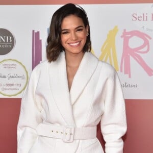 Bruna Marquezine também prestigiou o evento beneficente da IKMR