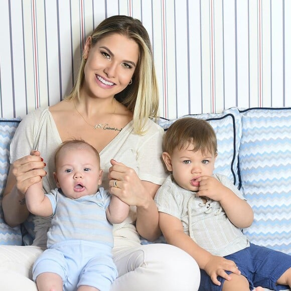 Gabriel e Samuel impressionam por semelhança com Andressa Suita