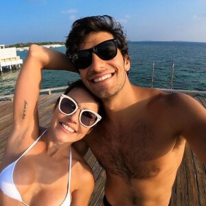 Deborah Secco viajou com o marido, Hugo Moura, para Europa