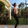 Bruna Marquezine luta, pula corda e dança em treino: 'Acorda'. Vídeo!