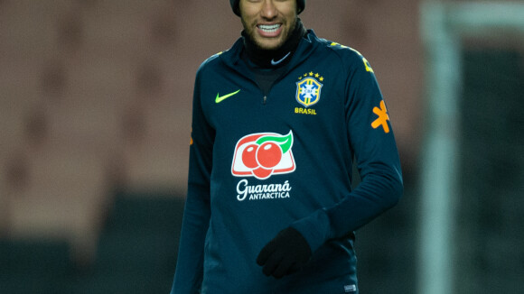 Neymar explica constantes mudanças de visual: 'Gosto das palhaçadas'