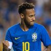 Neymar sempre aparece com um novo corte, cor ou penteado