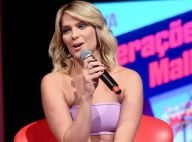 Isabella Santoni muda visual e exibe cabelo loiro em painel da CCXP. Fotos!
