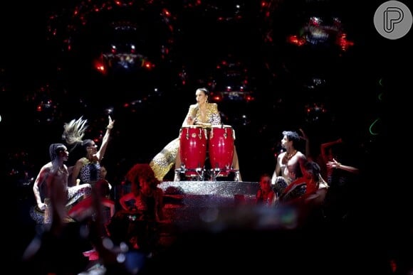 Ivete Sangalo mostrou levar habilidade para os instrumentos musicais ao gravar DVD 'Live Experience'