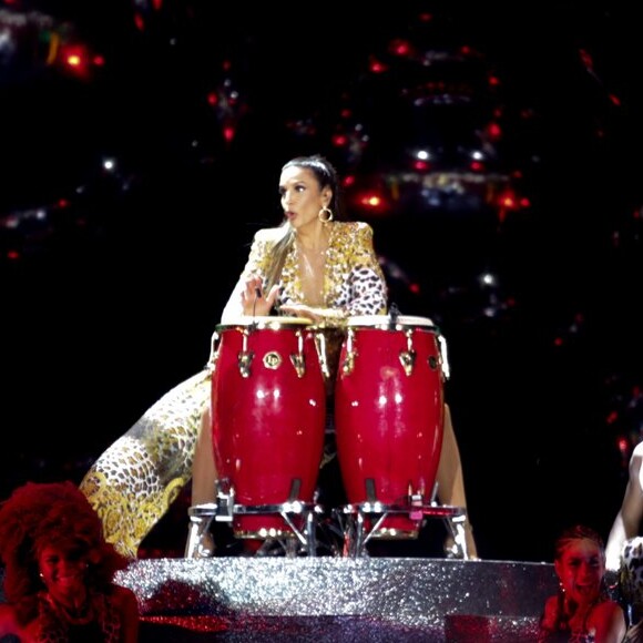 Ivete Sangalo mostrou levar habilidade para os instrumentos musicais ao gravar DVD 'Live Experience'