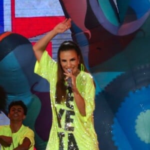 Ivete Sangalo usou camisetão com o seu apelido, 'Veveta', ao gravar DVD em São Paulo