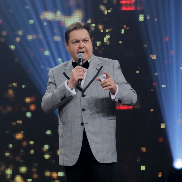 Fausto Silva conversou com a imprensa nos bastidores do Troféu Melhores do Ano