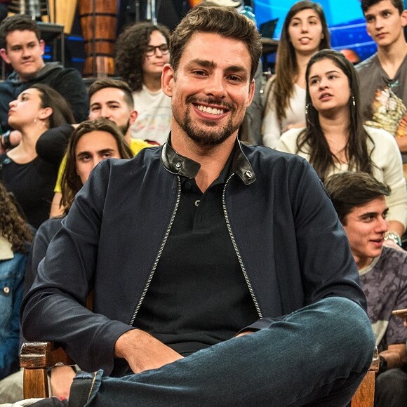 Cauã Reymond recentemente disse que a paternidade trouxe mudanças para a sua vida